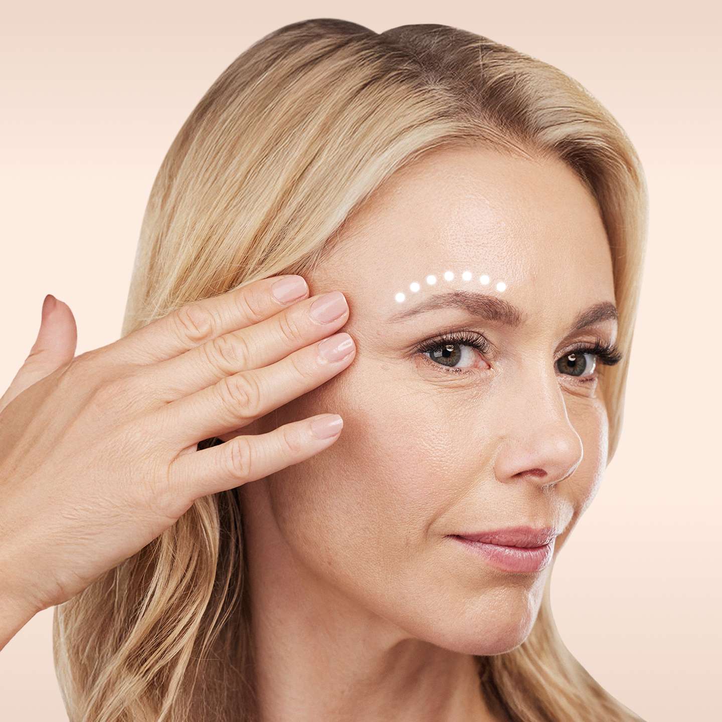 Bild eines Modells brow lift Behandlung glowtox